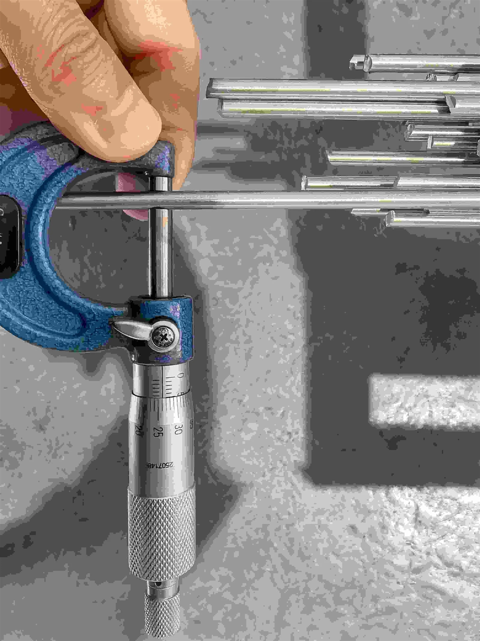 TItanium Bar Surface Inspection TItanium Bar Surface Inspection